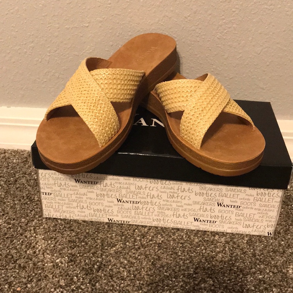 Casual slide on’s BN wheat in color